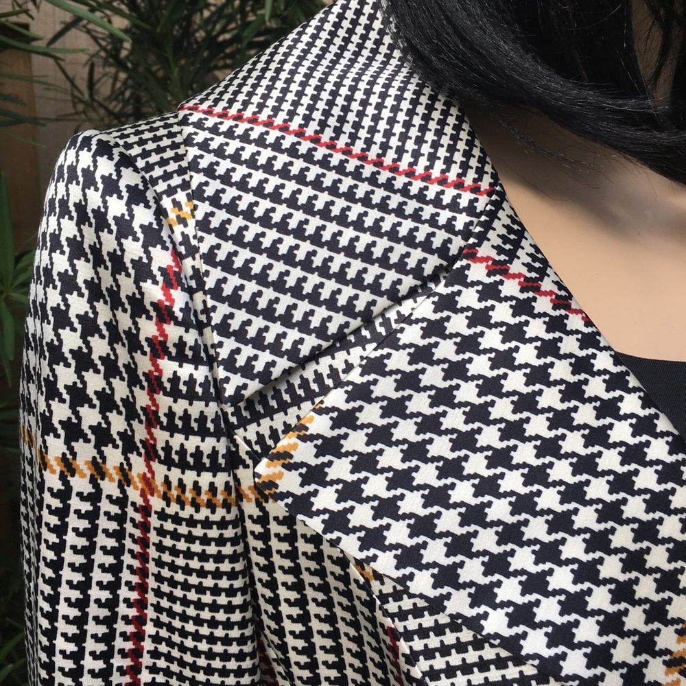 ESCADE MODERN HOUNDSTOOTH SILK JACKET - Picture 8 of 10